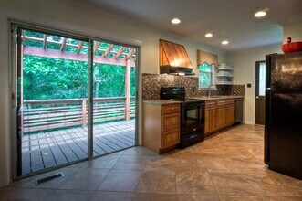 639 Sand Hill Rd in Asheville, NC - Building Photo - Building Photo