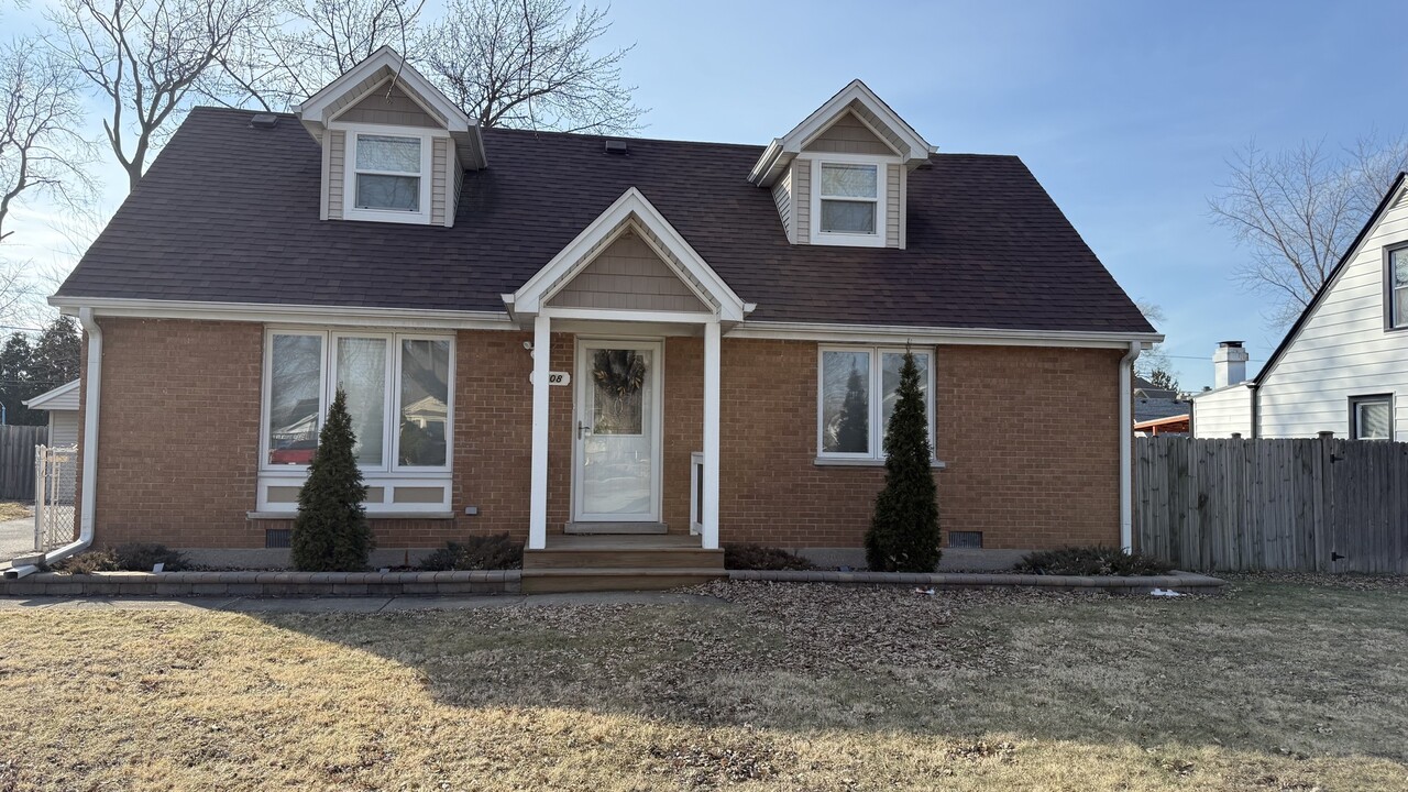 8408 S Lorel Ave in Burbank, IL - Building Photo