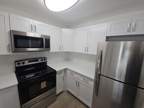 8101 Crespi Blvd in Miami Beach, FL - Building Photo - Building Photo