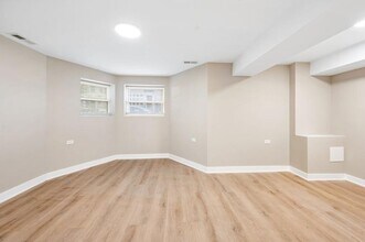 1756 W School St in Chicago, IL - Building Photo - Building Photo