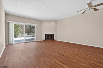 140 Kingston Ct in Madison, NJ - Building Photo - Building Photo