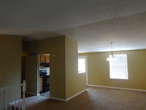 2400 Warfield Dr in Grove City, OH - Building Photo - Building Photo