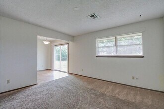 1502 Briar Meadow Rd in Norman, OK - Building Photo - Building Photo