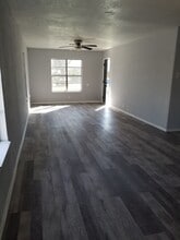511 E Sayers Ave in San Antonio, TX - Building Photo - Building Photo