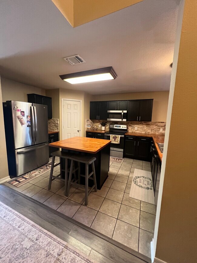 3703 Fiesta Tr in San Antonio, TX - Building Photo - Building Photo