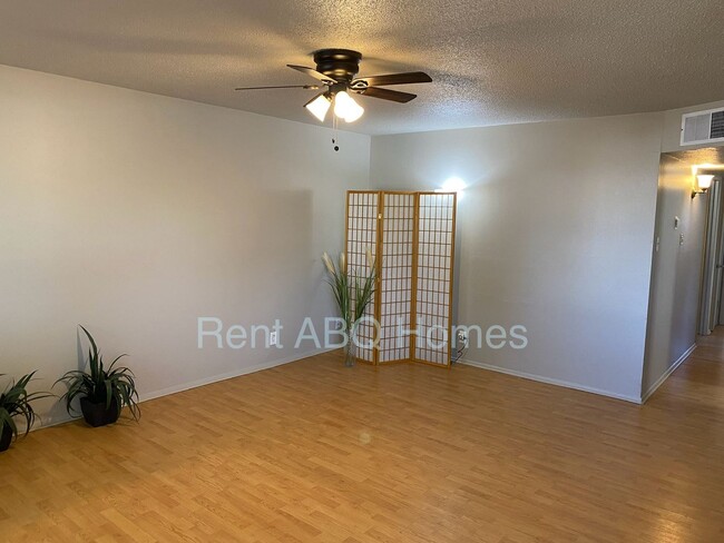 228 Espejo St NE in Albuquerque, NM - Building Photo - Building Photo