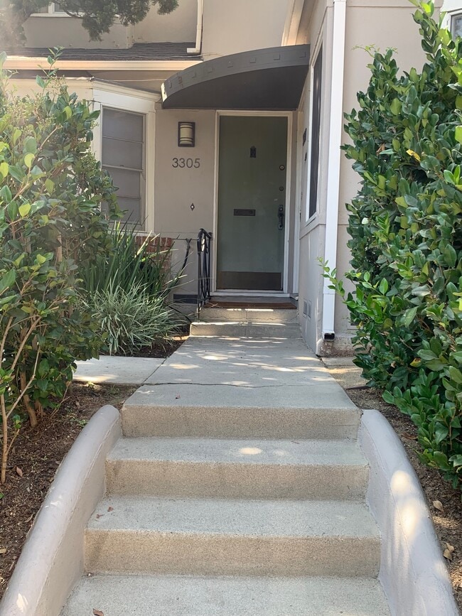 3305 Lowry Rd, Unit 3305