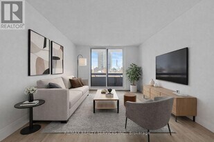 223 Jackson St W in Hamilton, ON - Building Photo