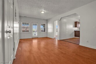 317 E 156th St in Cleveland, OH - Building Photo - Building Photo