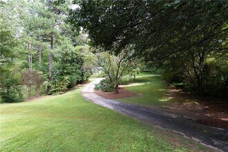 1311 Roxboro Dr NE in Atlanta, GA - Building Photo - Building Photo