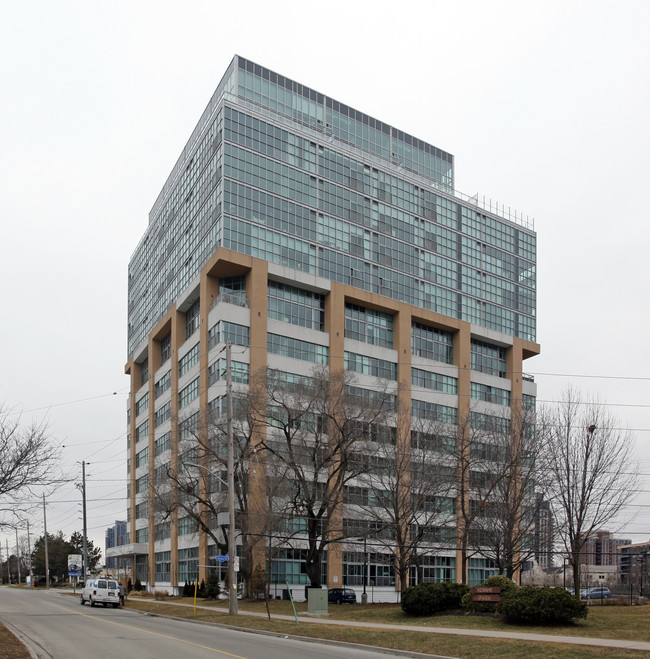 Toronto Standard Condominium in Toronto, ON - Building Photo - Primary Photo