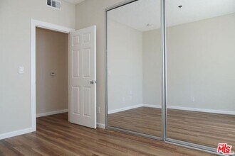 1325 N Sierra Bonita Ave in West Hollywood, CA - Building Photo - Building Photo