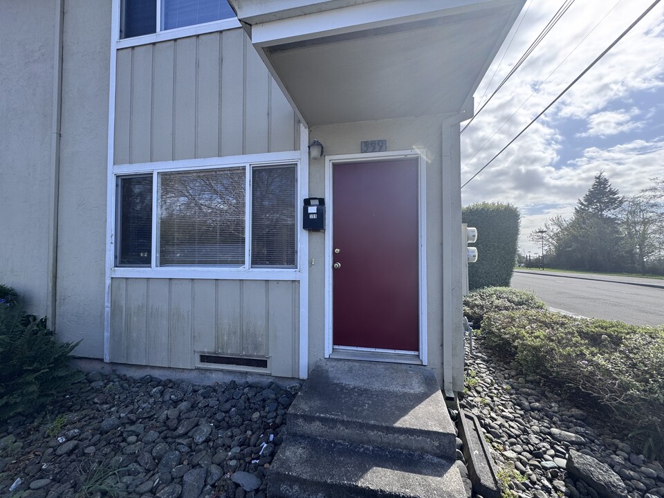 399 12th St in Arcata, CA - Building Photo