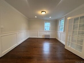 12 Grafton St in Greenlawn, NY - Building Photo - Building Photo