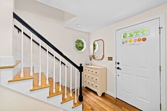 106 Weir St in Hingham, MA - Building Photo - Building Photo