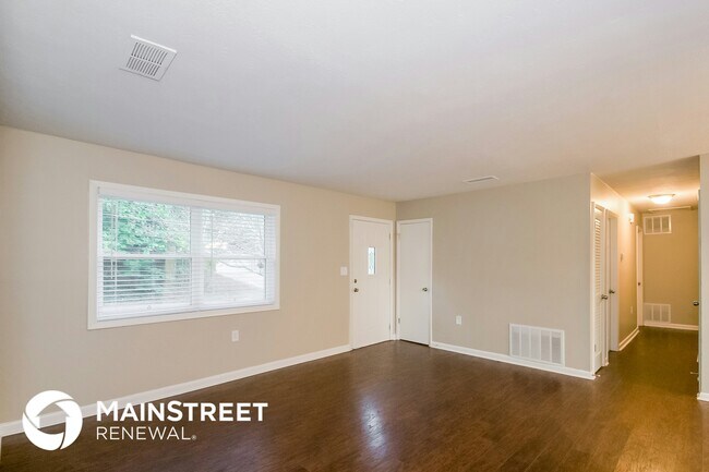 4545 Sahara Dr SW in Atlanta, GA - Foto de edificio - Building Photo