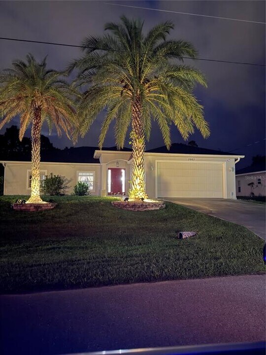 2983 Point St in North Port, FL - Building Photo