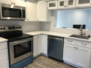 1018 Dartmouth Glen Way in Baltimore, MD - Building Photo - Building Photo