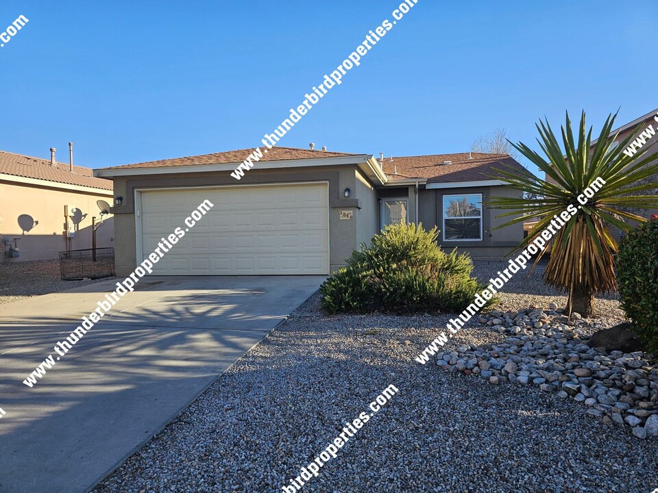 1318 Spruce Meadows Dr NE in Rio Rancho, NM - Building Photo