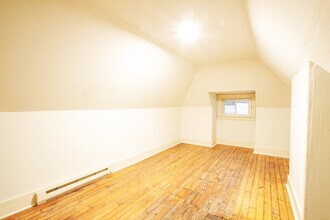 206 Center St in Pittsburgh, PA - Foto de edificio - Building Photo