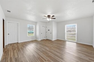 1010 Clarice St in Grand Prairie, TX - Building Photo - Building Photo