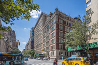 555 West End Ave in New York, NY - Foto de edificio - Building Photo