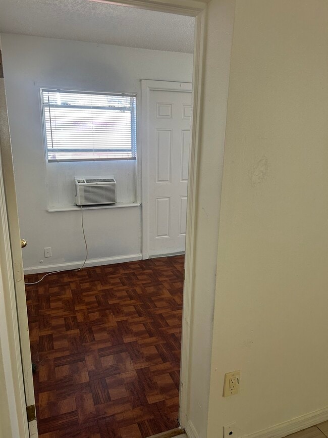 370 3rd St NW in Largo, FL - Building Photo - Building Photo