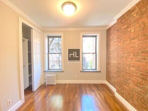 Barrow Street, Unit 01B in New York, NY - Building Photo - Building Photo