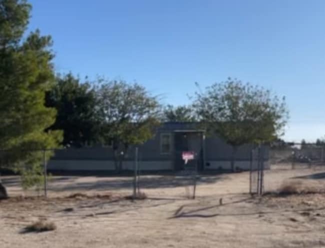 13393 Pierce Ln in Phelan, CA - Building Photo - Building Photo