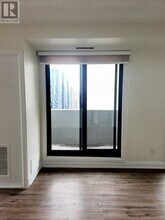 200 Bay St in Ottawa, ON - Building Photo - Building Photo