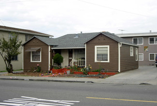 2365-2367 Market Ave in San Pablo, CA - Foto de edificio - Building Photo