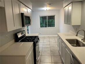 8303 Gallatin Dr in Austin, TX - Building Photo - Building Photo