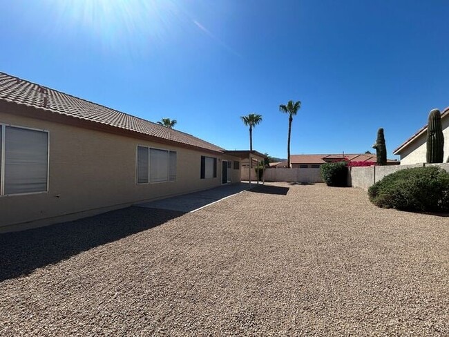 6858 S 19th St in Phoenix, AZ - Building Photo - Building Photo