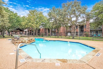 Townhouse Apartments in Ennis, TX - Building Photo - Building Photo