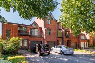 660 Des Seigneurs Rue in Montréal, QC - Building Photo