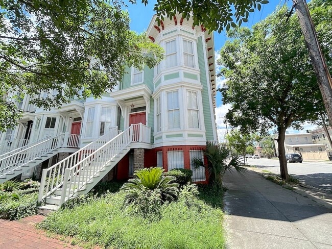 property at 201 E Duffy St
