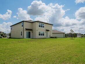 38120 Shale Stone Ct in Zephyrhills, FL - Building Photo - Building Photo