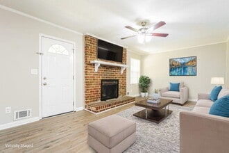 1752 Enid Dr in Lithonia, GA - Foto de edificio - Building Photo