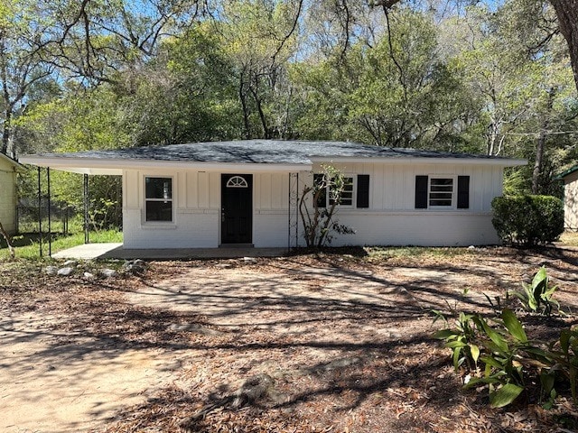 property at 1257 Devander Dr E