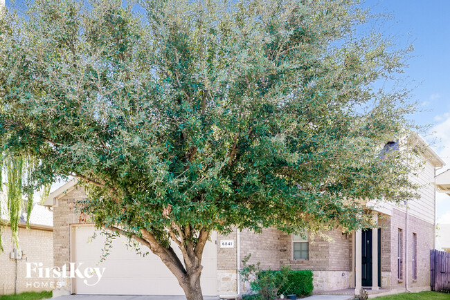 6841 Legato Ln in Fort Worth, TX - Building Photo - Building Photo