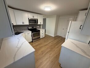 157 Marine Dr, Unit 157 Marine Dr in Buffalo, NY - Building Photo - Building Photo