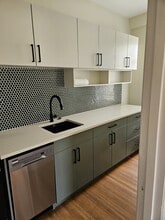 2305 Victoria Ave in Regina, SK - Building Photo - Building Photo