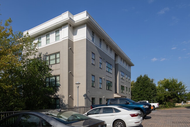 Vue on 5th in Chattanooga, TN - Building Photo - Building Photo