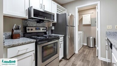 300 Long Shoals Rd in Asheville, NC - Building Photo - Building Photo