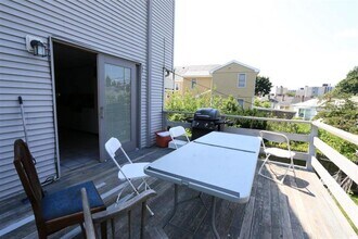 90 North St, Unit 1 in Somerville, MA - Foto de edificio - Building Photo