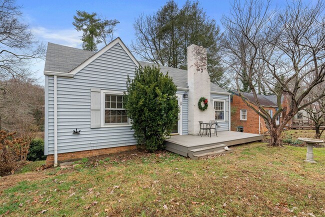 29 Canterbury Rd in Asheville, NC - Foto de edificio - Building Photo