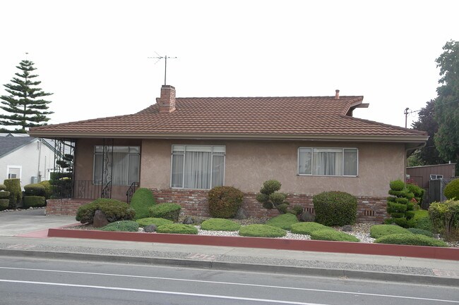 20558-20562 Meekland Ave in Hayward, CA - Building Photo - Building Photo