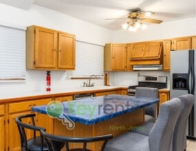 14 Homer St in Clifton, NJ - Building Photo - Building Photo