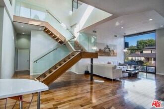 11367 Elderwood St in Los Angeles, CA - Building Photo - Building Photo