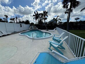 301 Colonia Ln W in Nokomis, FL - Foto de edificio - Building Photo